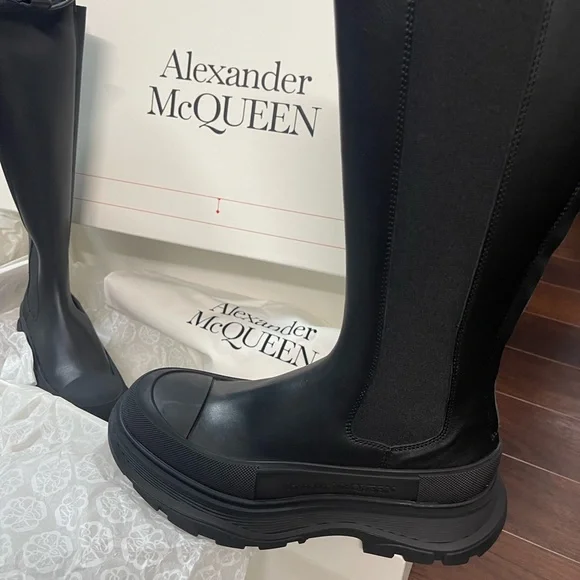 COPY - BNIB Alexander McQueen 666410WHZ66 Woman’s boot Black 40 - Picture 15 of 16